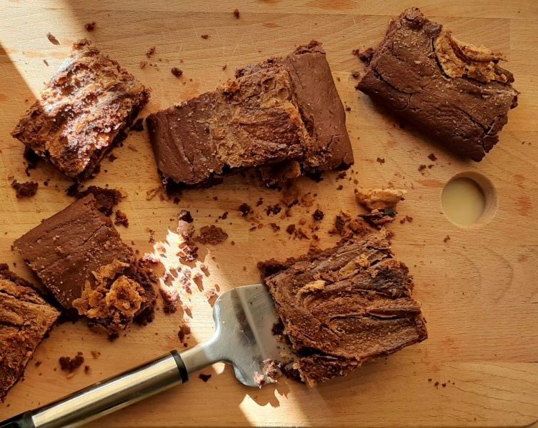 vegan-brownies-fistikovoutiro-geonutrition